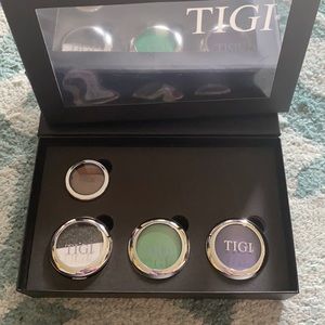 TIGI Eyeshadow set